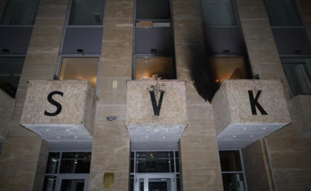 "Dom Rosyjski" obrzucony koktajlami Mołotowa. Skandal w Pradze, Moskwa oburzona