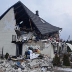 wybuchy Dom w gruzach po wybuchu gazu. W środku było pięć osób