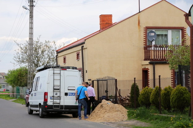 Dom, w którym znaleziono ciało kobiety /Grzegorz Michałowski /PAP