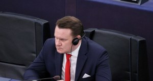 Domagają się wyjaśnień od brytyjskiego premiera. Chodzi o Tarczyńskiego