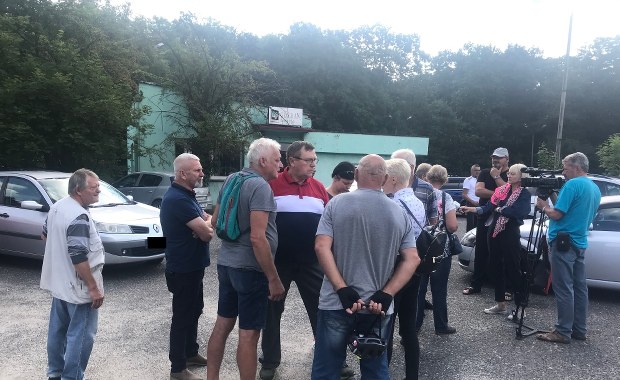 "Domagamy się debaty". Protest przed bramą kopalni Jankowice w Rybniku