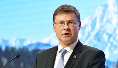 Dombrovskis: Śledzimy sytuację związaną ze sprawą KNF