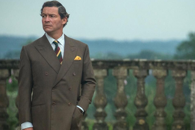 Dominic West jako książę Karol w piątym sezonie "The Crown" /materiały prasowe