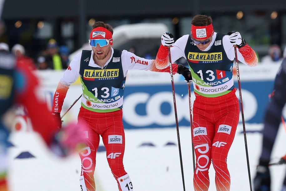 Dominik Bury (L) i Maciej Staręga (P) w finale sprintu drużynowego /Grzegorz Momot /PAP