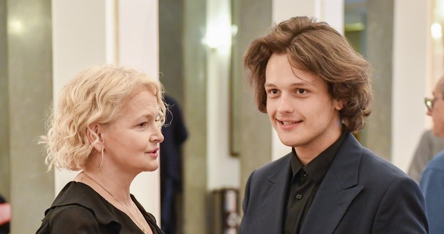Dominika Ostałowska i jej 23-letni syn Hubert Zduniak na premierze "Chopin, Chopin" /Piętka Mieszko /AKPA