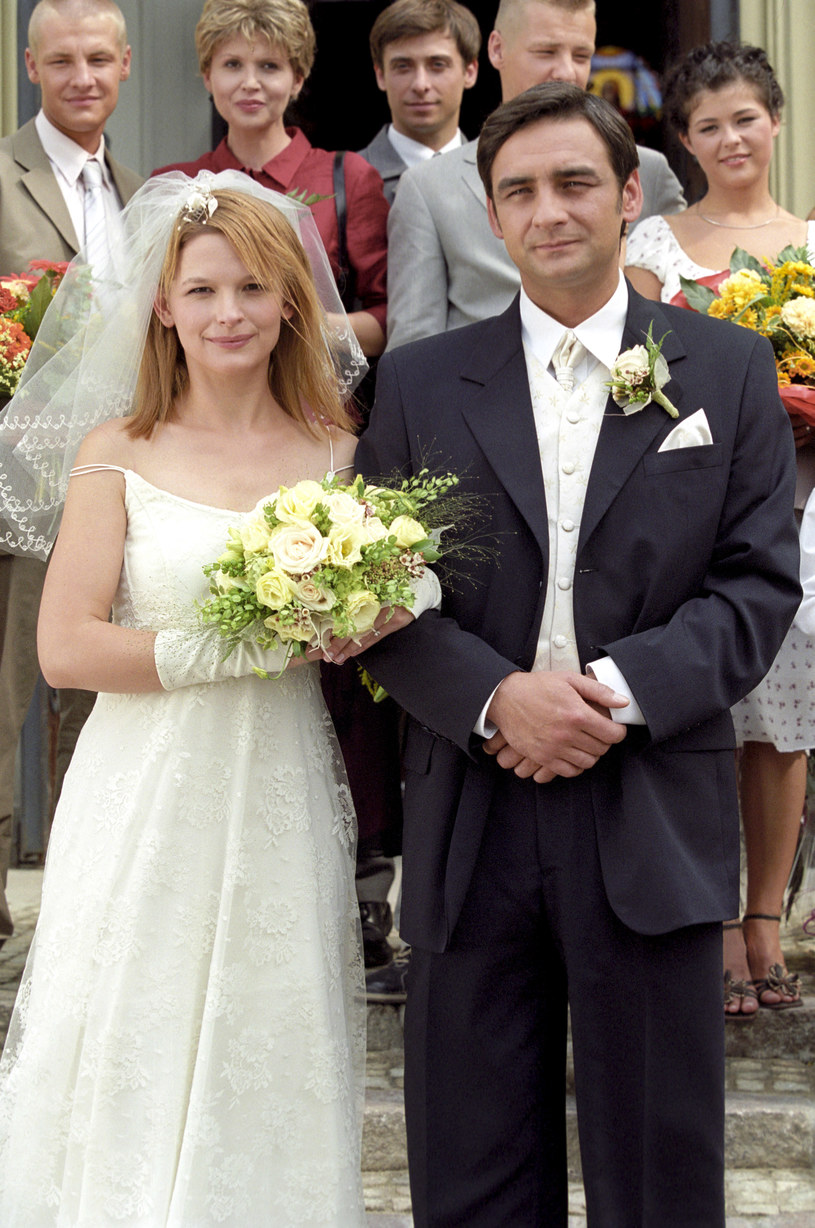 Dominika Ostałowska i Robert Gonera na planie "M jak miłość", 2004 rok /Krzysztof Jarosz /Agencja FORUM