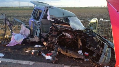 Domniemany sprawca wybuchu w Poznaniu wcześniej celowo rozbił auto, którym jechał z synem?