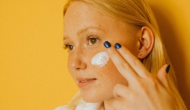 Domowa kuracja z bananem na odmłodzenie twarzy. Działa lepiej niż wiele kremów z drogerii