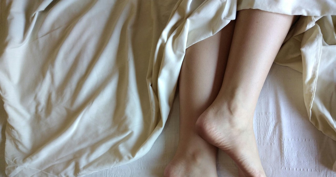 Domowa maska na popękane pięty działa cuda w jedną noc / Mynie Botha /pexels.com