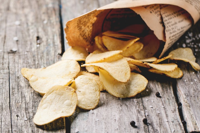 Domowe chipsy są o wiele zdrowsze i tańsze od tych ze sklepu /INTERIA.PL