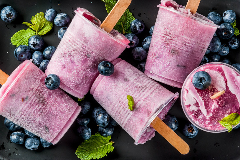 Domowe lody jogurtowo-owocowe /123RF/PICSEL