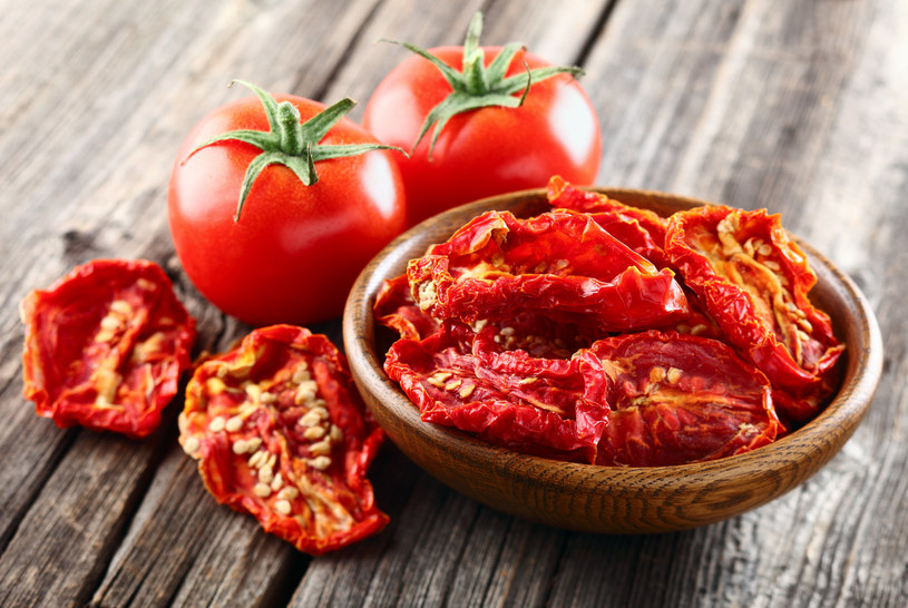 Domowe suszone pomidory smakują najlepiej! /123RF/PICSEL