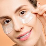 Domowe żelowe płatki pod oczy. Odkryj sekret odświeżenia skóry za grosze