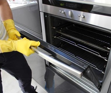 Domowej roboty środek usuwający tłuszcz z kuchenki i piekarnika