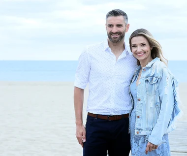 "Domówka u Dowborów"​: Instagramowy program z wakacyjną formułą