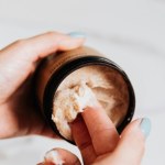 Domowy antyperspirant. Naturalne i bezpieczne odświeżenie za grosze