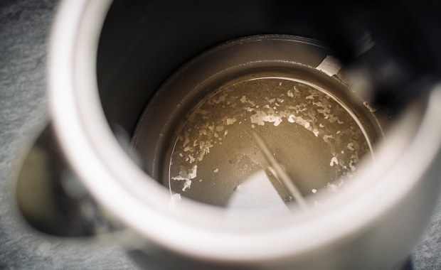 Domowy hit na kamień w czajniku. Wlej i zobacz jak działa