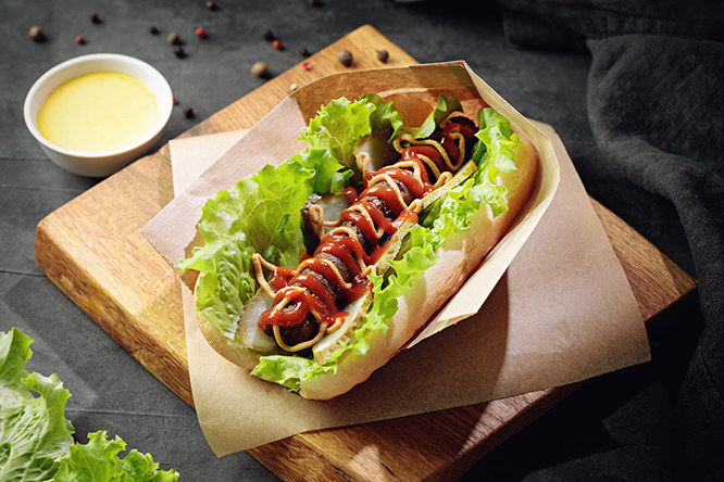Domowy hot-dog z grilla /materiały promocyjne