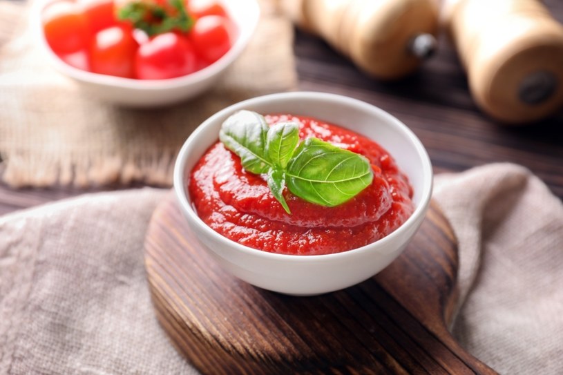 Domowy ketchup z cukinii zaskakuje smakiem /123RF/PICSEL