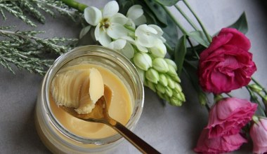 Domowy krem z masła shea i oleju z dzikiej róży. Efekt pozytywnie cię zaskoczy