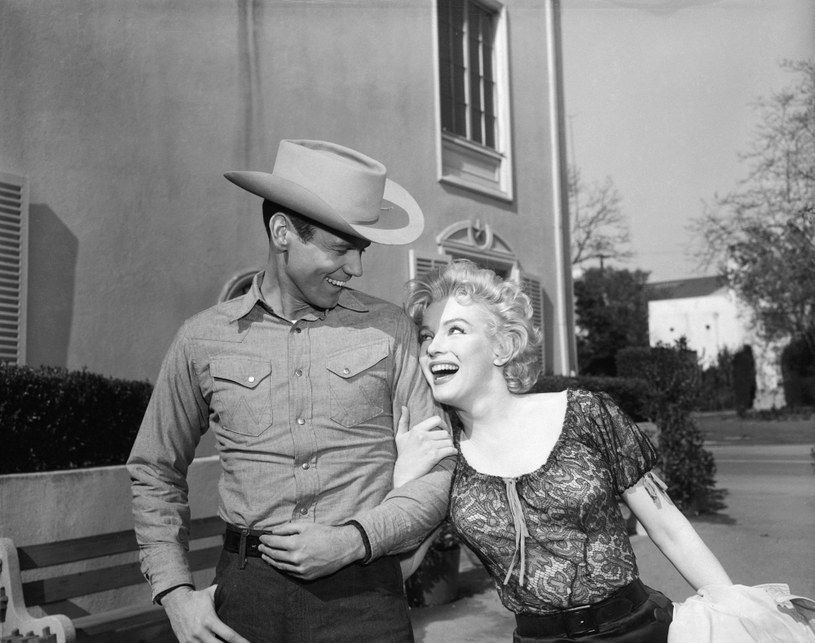 Don Murray i Marilyn Monroe w filmie "Przystanek autobusowy" / Bettmann / Contributor /Getty Images