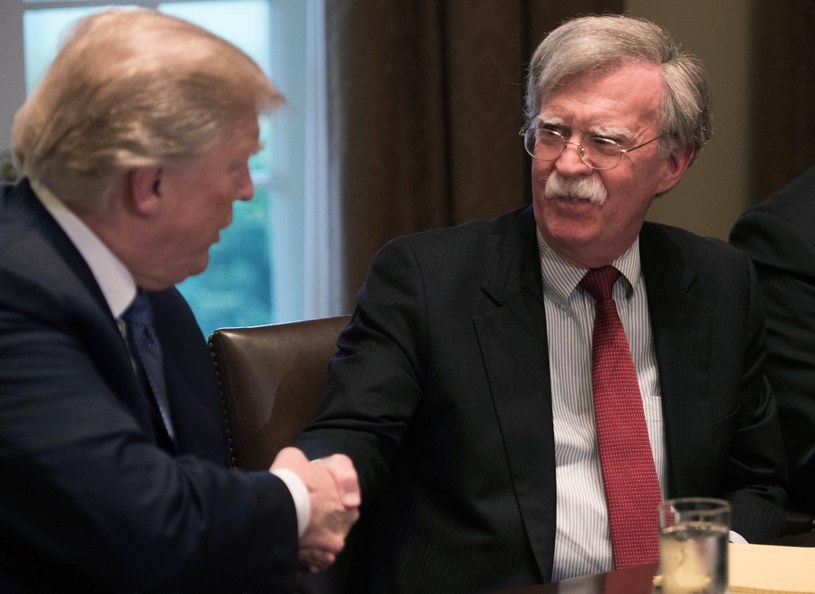 Donald Trump i doradca prezydenta ds. bezpieczeństwa narodowego John Bolton /NICHOLAS KAMM /AFP
