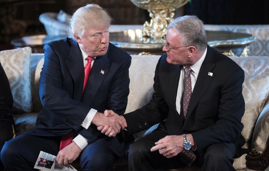 Donald Trump i Keith Kellogg /NICHOLAS KAMM / AFP /East News