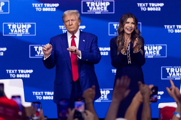 Donald Trump i Kristi Noem /SHAWN THEW    /PAP