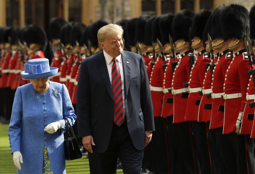 Donald Trump i królowa Elżbieta II /Matt Dunham   /AFP