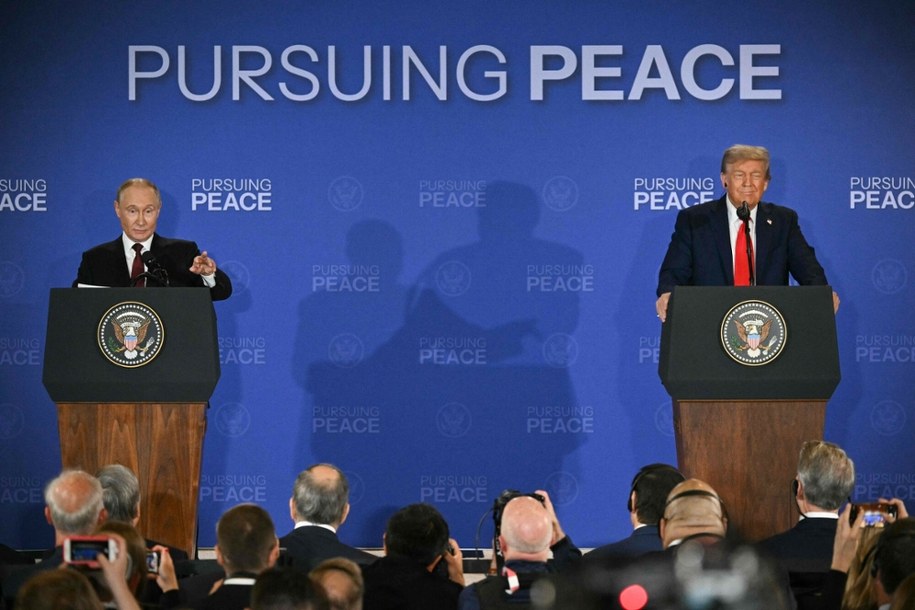 Donald Trump i Władimir Putin podczas wspólnej konferencji prasowej /DREW ANGERER/AFP/East News /East News