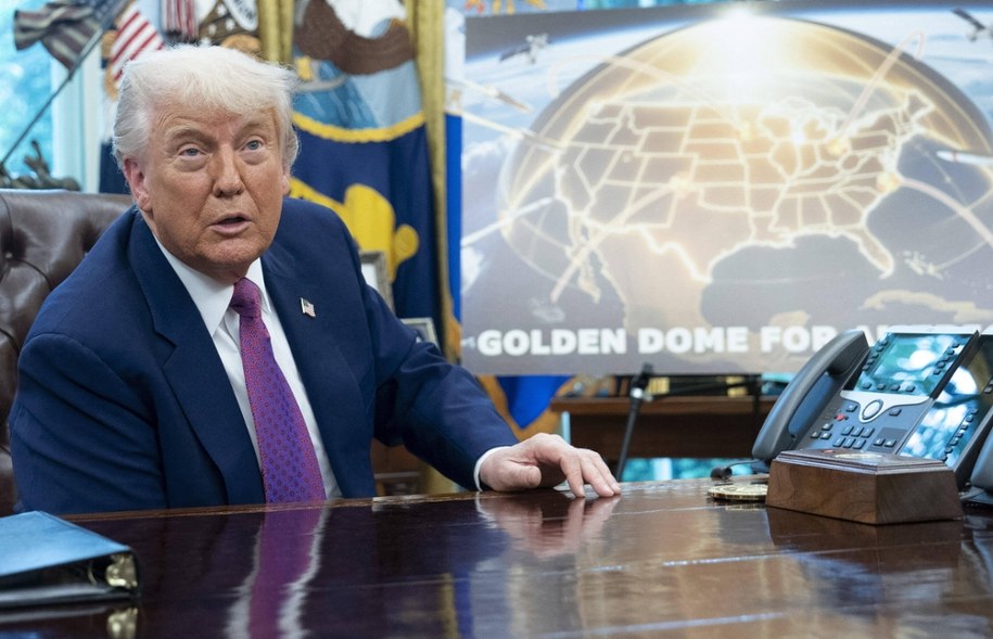 Donald Trump mówi o tarczy antyrakietowej "Złota Kopuła" /Pool/ABACA /PAP/Abaca
