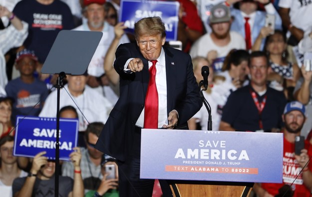 Donald Trump na wiecu w Alabamie w sierpniu tego roku /ERIK S. LESSER /PAP/EPA