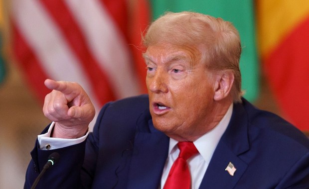 Donald Trump nakłada na Kanadę gigantyczne cła. Wskazał datę