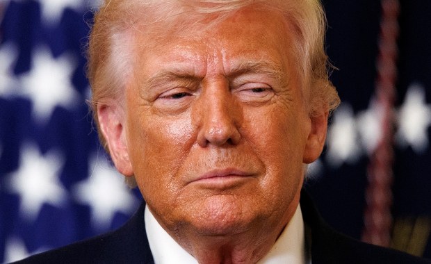 Donald Trump ogłosił ws. Iranu "pozbycie się raka". 24 godziny później zwrot akcji