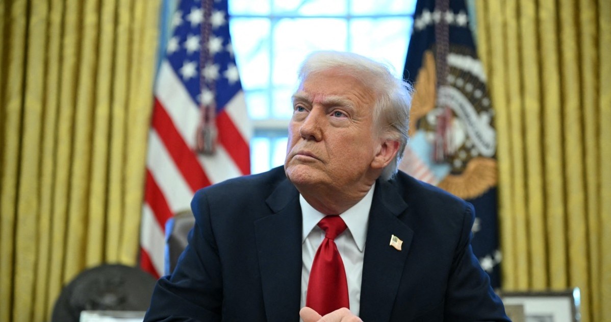 Donald Trump oświadczył, że jest gotów porozumieć się z Iranem. Słowa prezydenta doprowadziły do obniżek cen ropy. /MANDEL NGAN /AFP