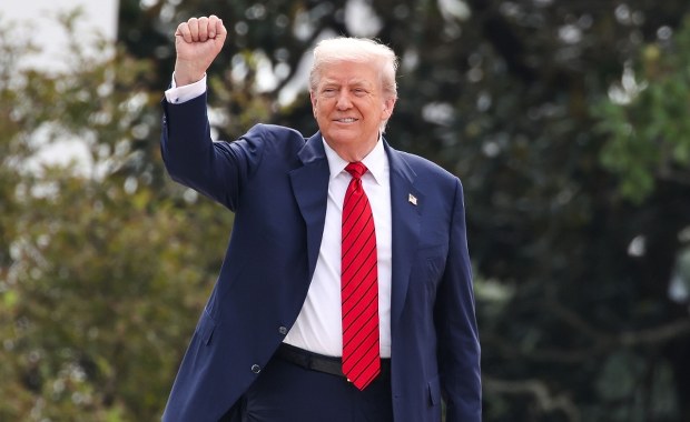 Donald Trump podał skład delegacji na zaprzysiężenie Nawrockiego