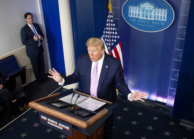 Donald Trump podczas konferencji prasowej /KEVIN DIETSCH / POOL /PAP/EPA