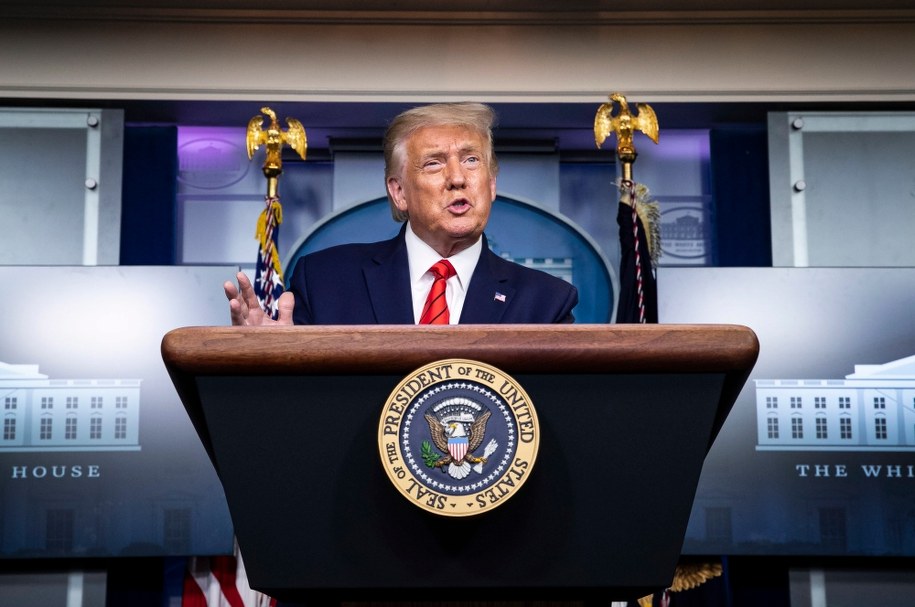 Donald Trump podczas konferencji prasowej /AL DRAGO / POOL /PAP/EPA