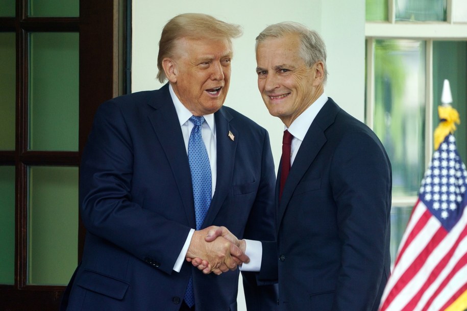 Donald Trump podczas spotkania z premierem Norwegii Jonasem Gahrem Stoerem /WILL OLIVER  /PAP/EPA