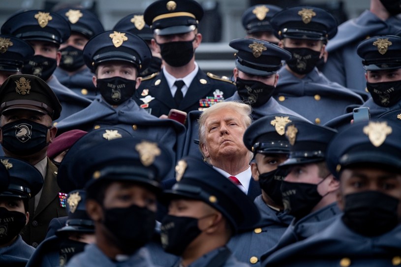 Donald Trump podczas uroczystości w akademii West Point /AFP