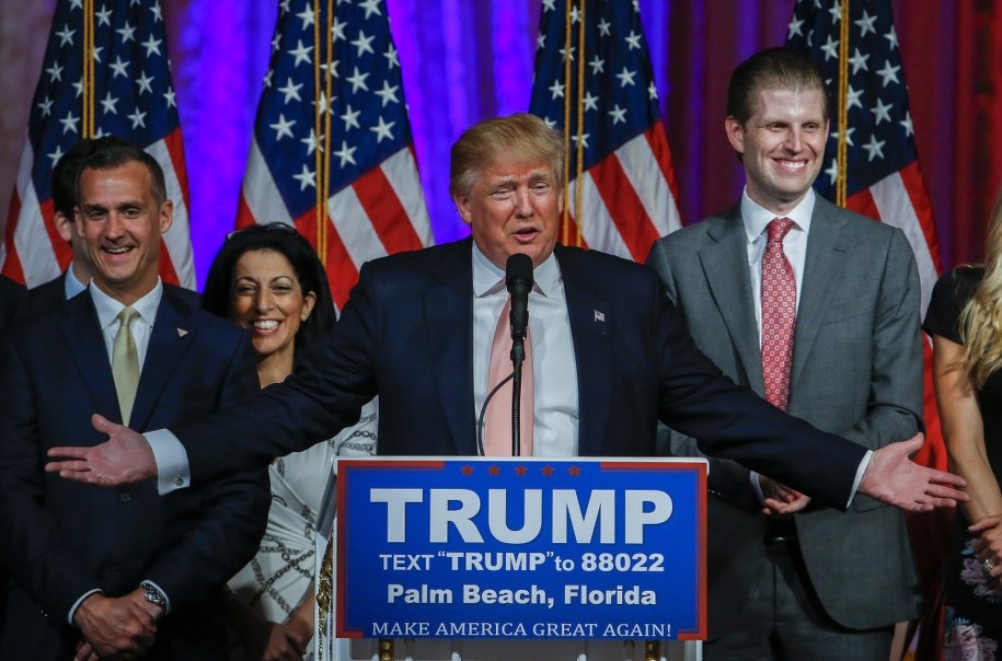 Donald Trump podczas wiecu /ERIK S. LESSER /PAP/EPA