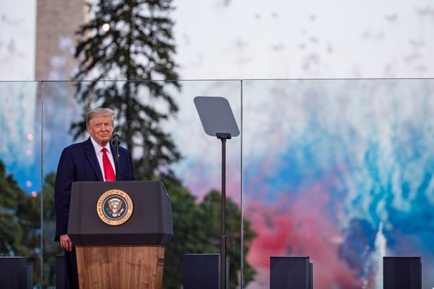 Donald Trump podczas wydarzenia "Salute to America" /Samuel Corum  /PAP/EPA
