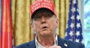 Donald Trump pokazał prezent od Putina