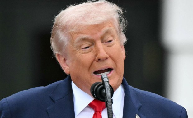 Donald Trump popędza Iran. "Nie potrafią się ogarnąć"