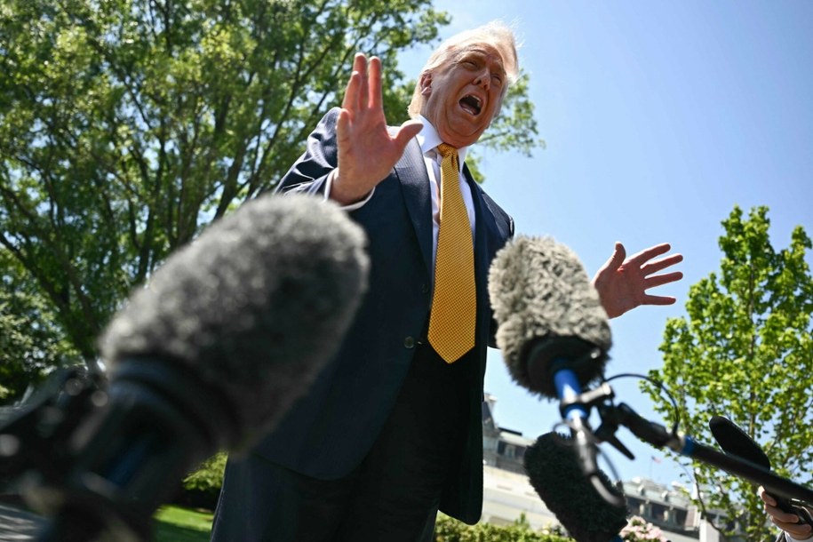 Donald Trump przed wejściem na pokład Marine One, 12 maja 2026 roku /KENT NISHIMURA/AFP/East News /East News