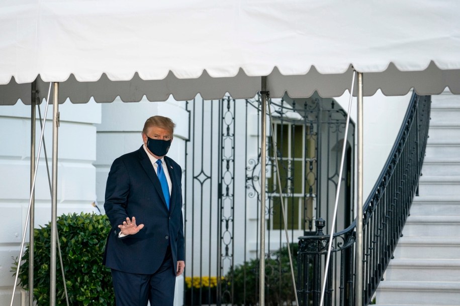 Donald Trump przed wylotem do szpitala /SARAH SILBIGER / POOL /PAP/EPA