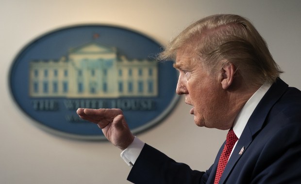 Donald Trump przedstawił 3-stopniowy plan otwierania amerykańskiej gospodarki