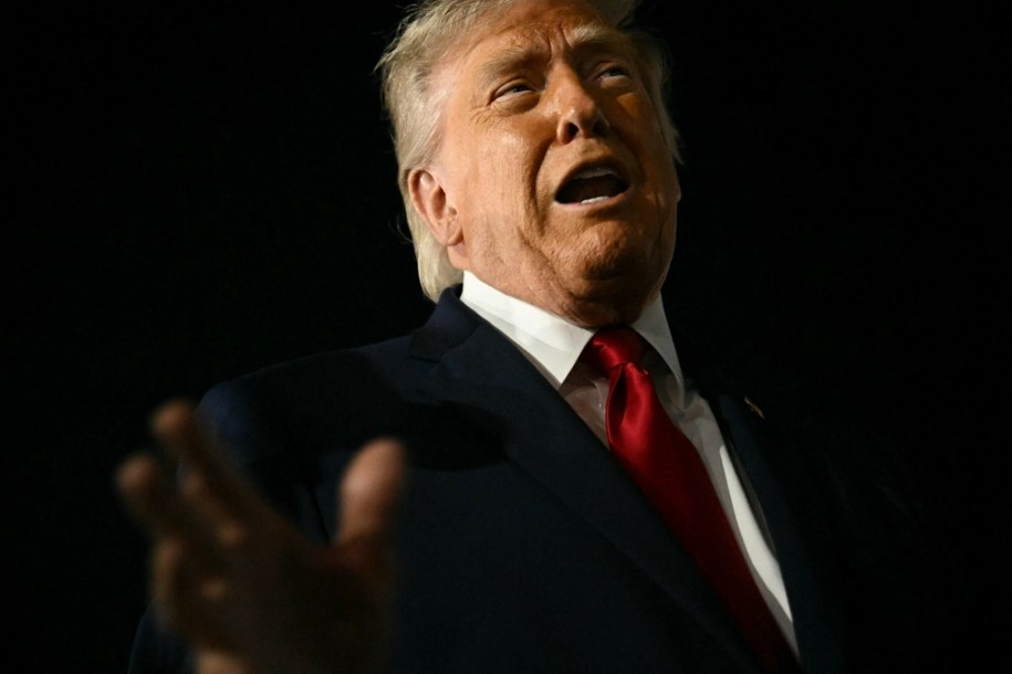 Donald Trump przekazał, że Iran zestrzelił śmigłowiec USA /SAUL LOEB/AFP/East News /East News
