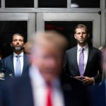 Donald Trump rozpoczął wojnę z Iranem. Skorzystać na niej mogą... jego synowie