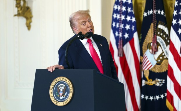 Donald Trump się ugiął i podpisał rozporządzenie